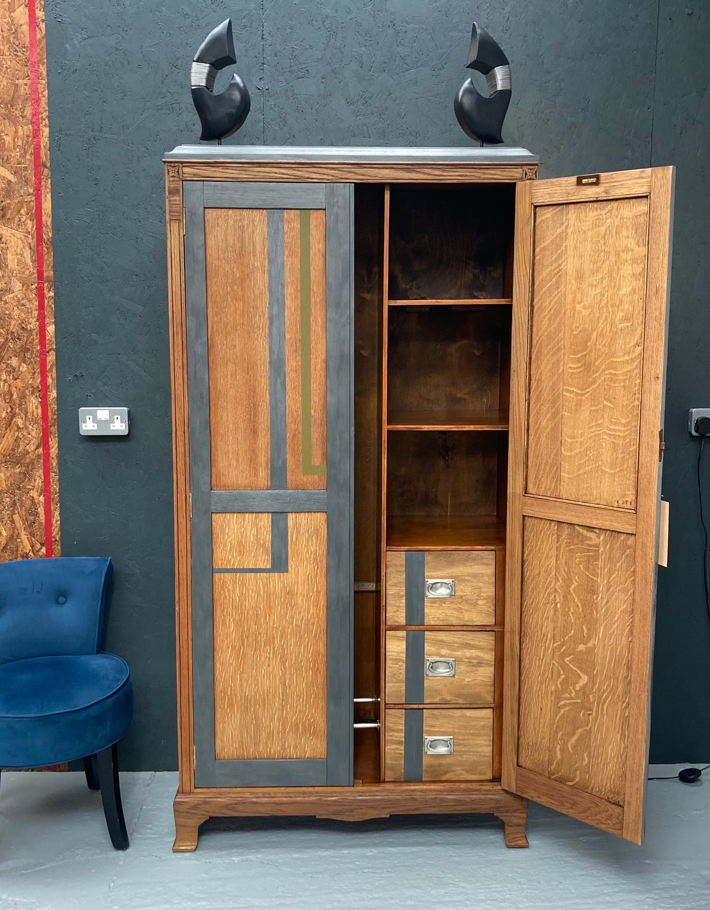 Gent's Wardrode