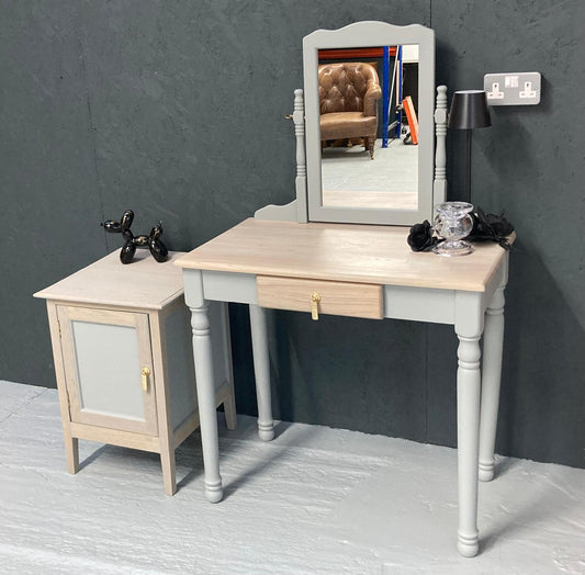 Solid pine Dressing Table with Mirror